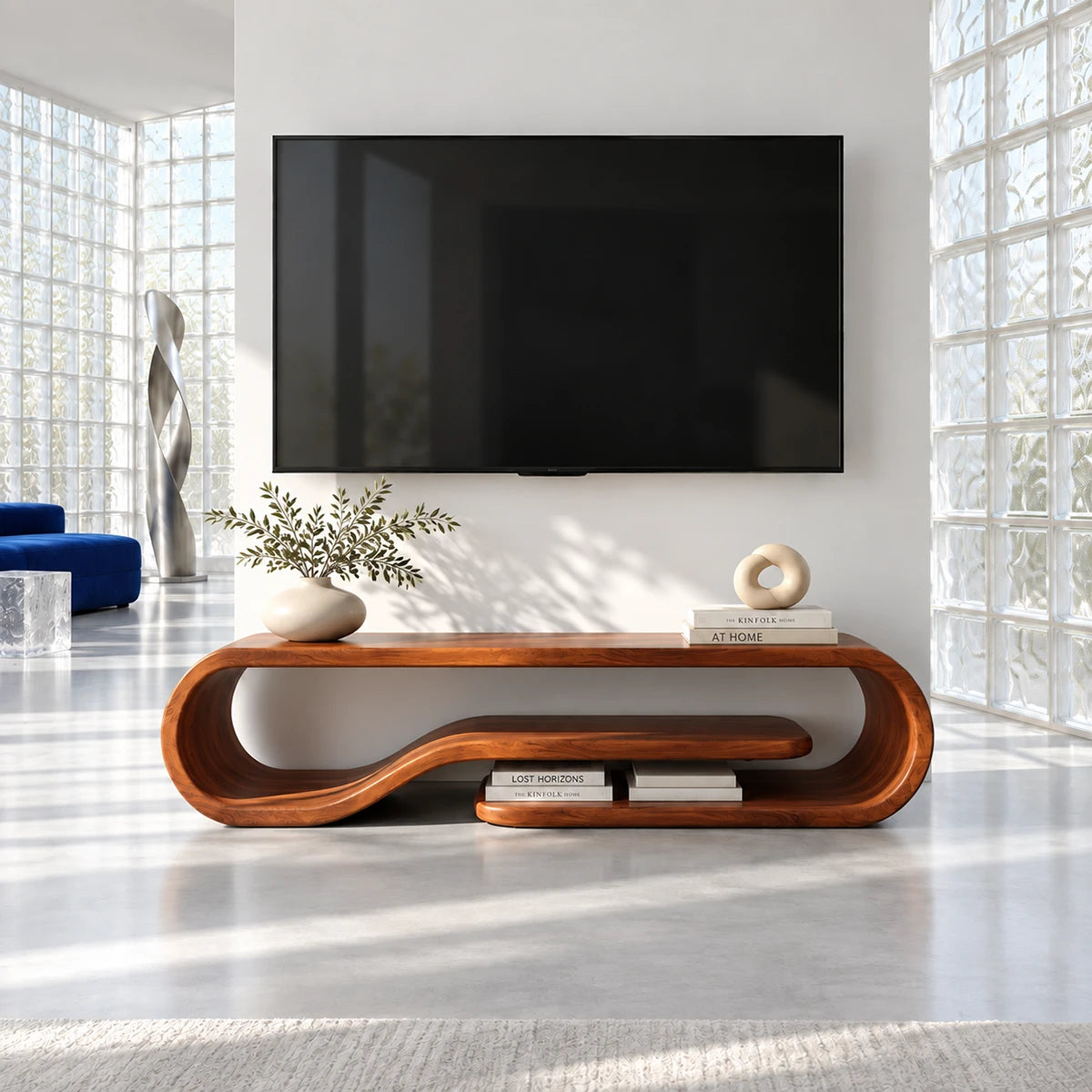 Refined media stand in solid wood with curved lines and a functional lower shelf
